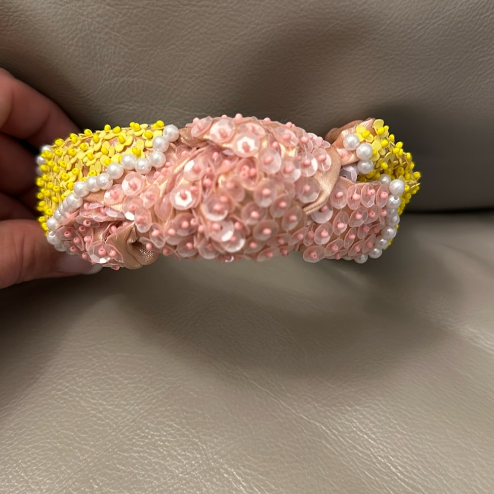 Headband With Pastel Bead Design - Picture 3 of 4